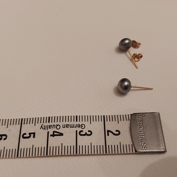 Small pearl earrings in 14k gold - Picture 6 of 6